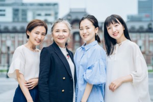 東京　八重洲　女性