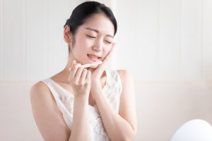 かみ合わせ 女性